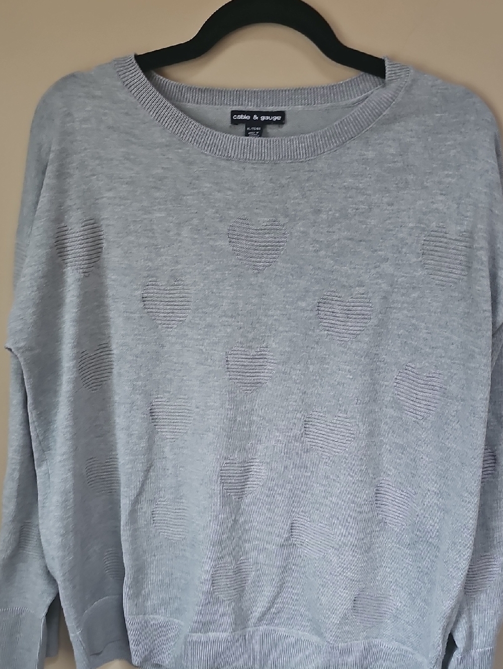Cable & Gauge Light Gray Heart-Textured Crewneck Sweater